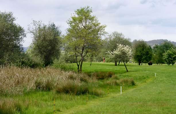 Vista del hoyo 3 del campo de La Morgal